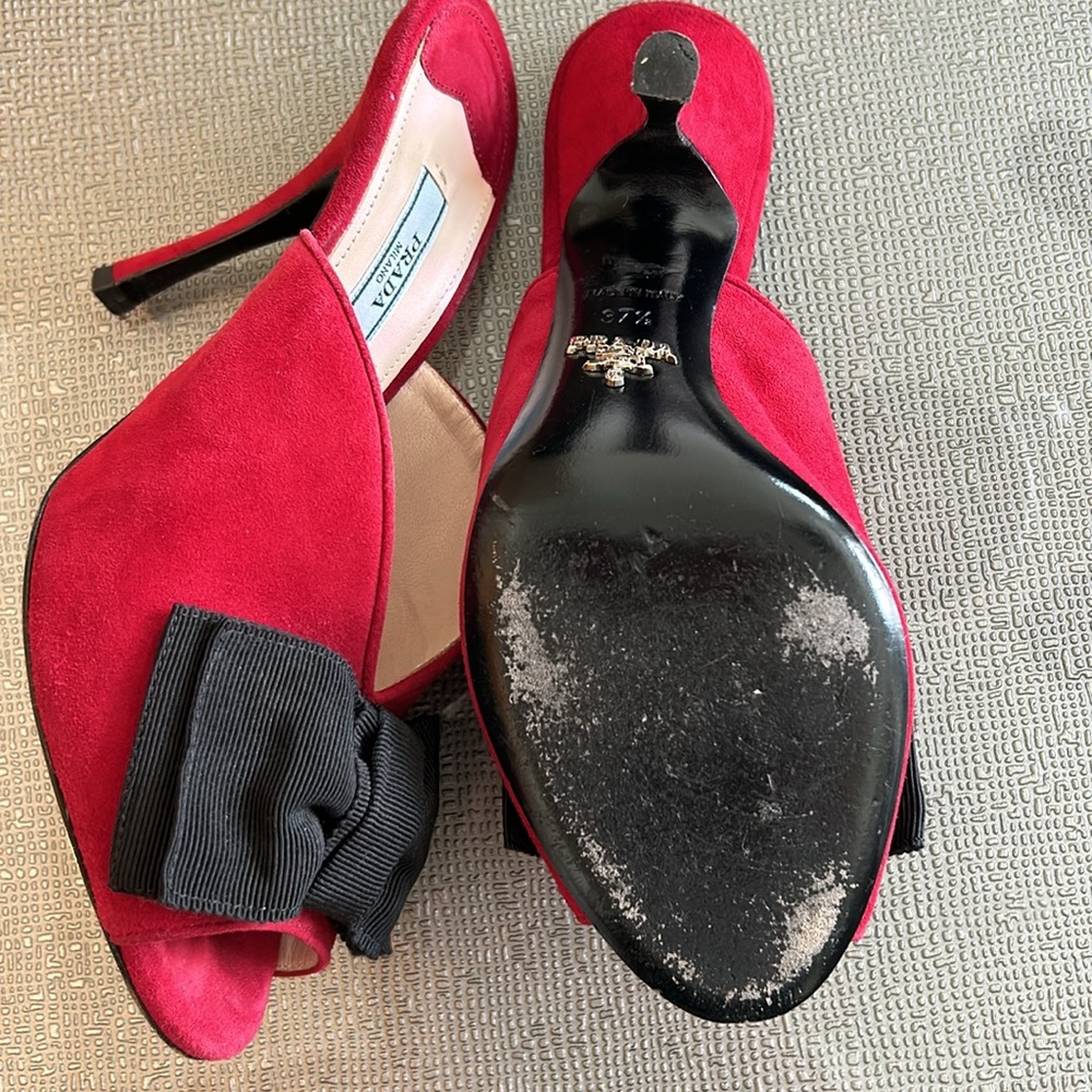 Shoe - Picture 3 of 3